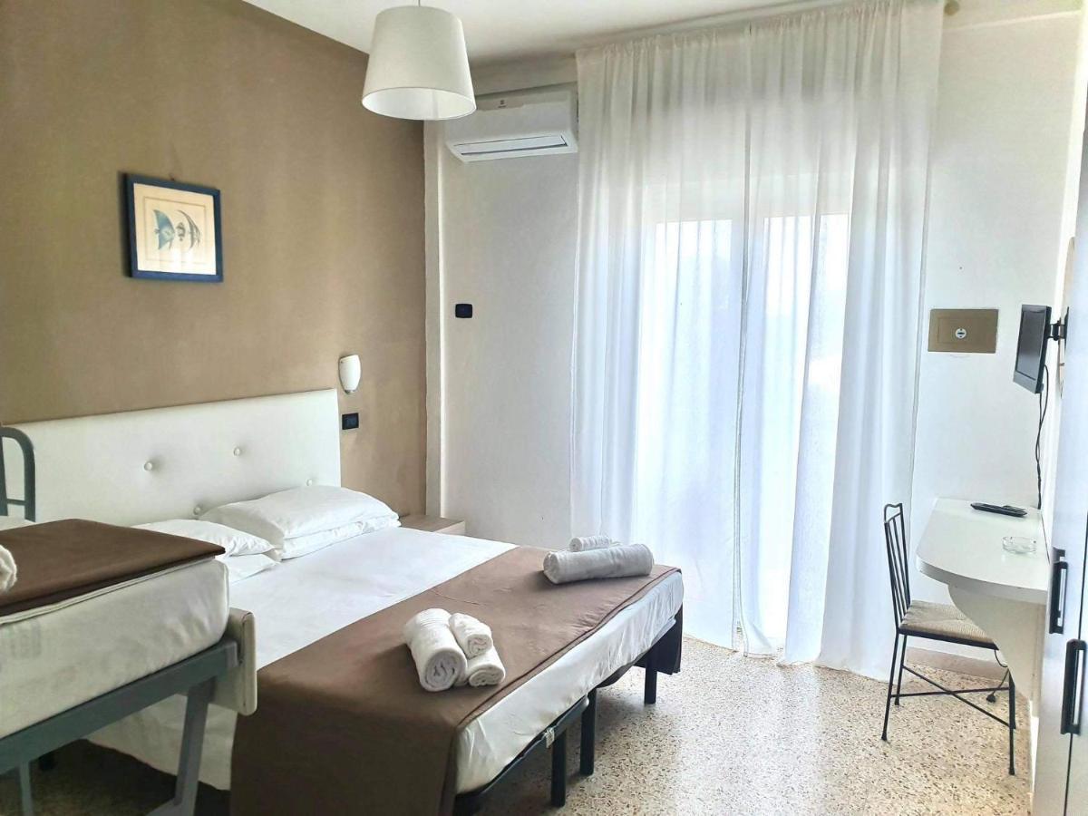 Hotel Bisanzio Cervia Bagian luar foto