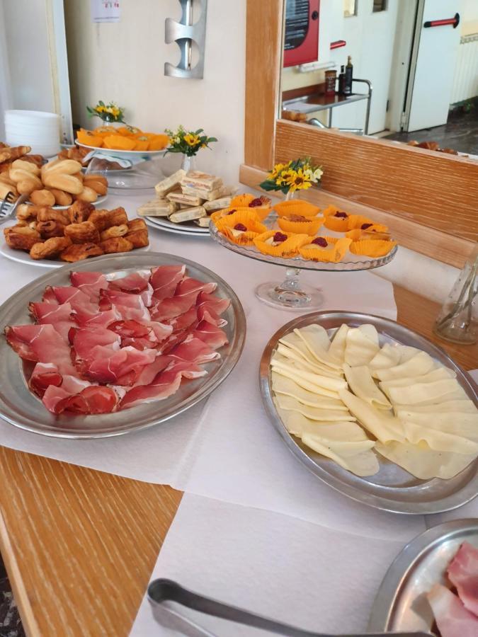 Hotel Bisanzio Cervia Bagian luar foto