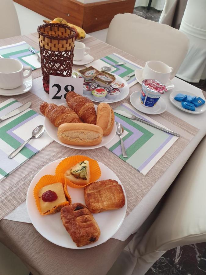 Hotel Bisanzio Cervia Bagian luar foto