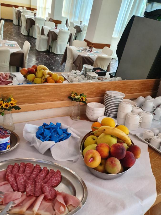 Hotel Bisanzio Cervia Bagian luar foto