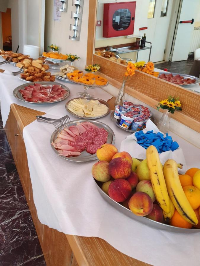 Hotel Bisanzio Cervia Bagian luar foto