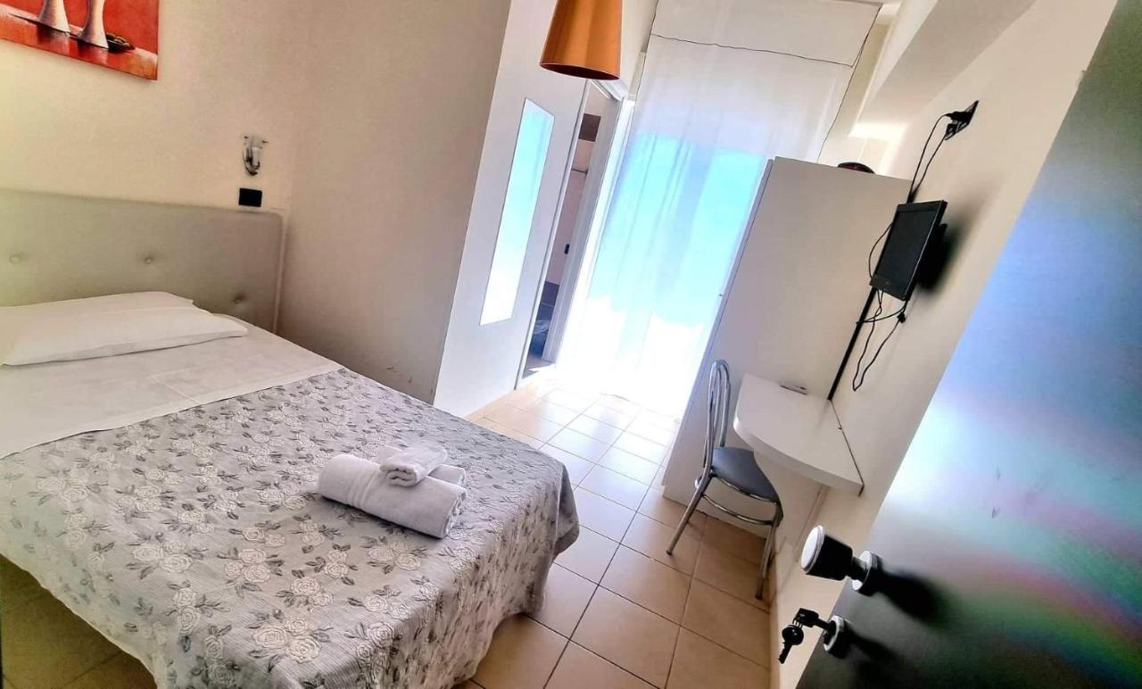 Hotel Bisanzio Cervia Bagian luar foto