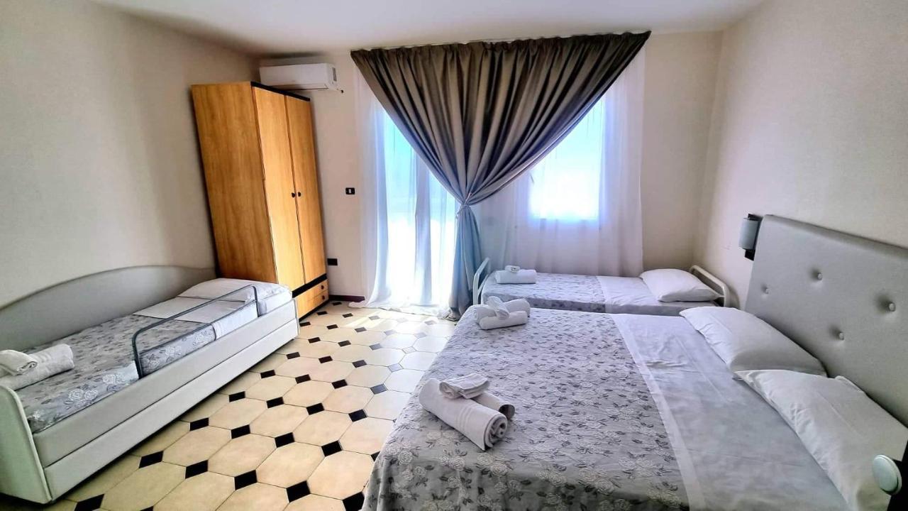 Hotel Bisanzio Cervia Bagian luar foto