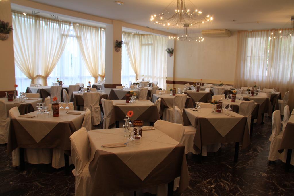 Hotel Bisanzio Cervia Bagian luar foto