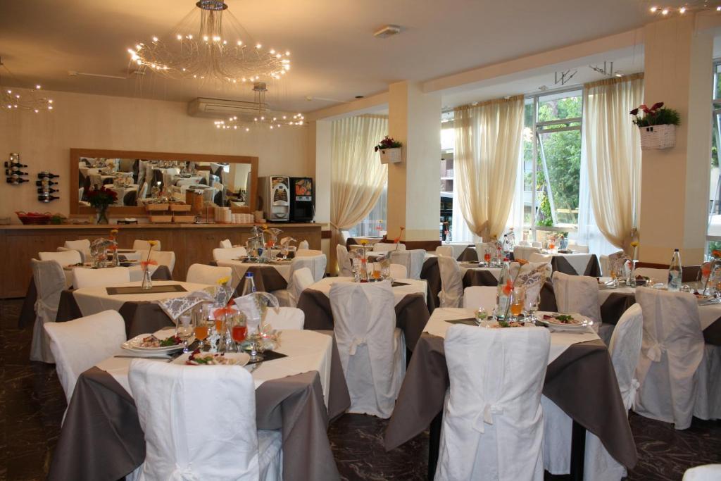 Hotel Bisanzio Cervia Bagian luar foto