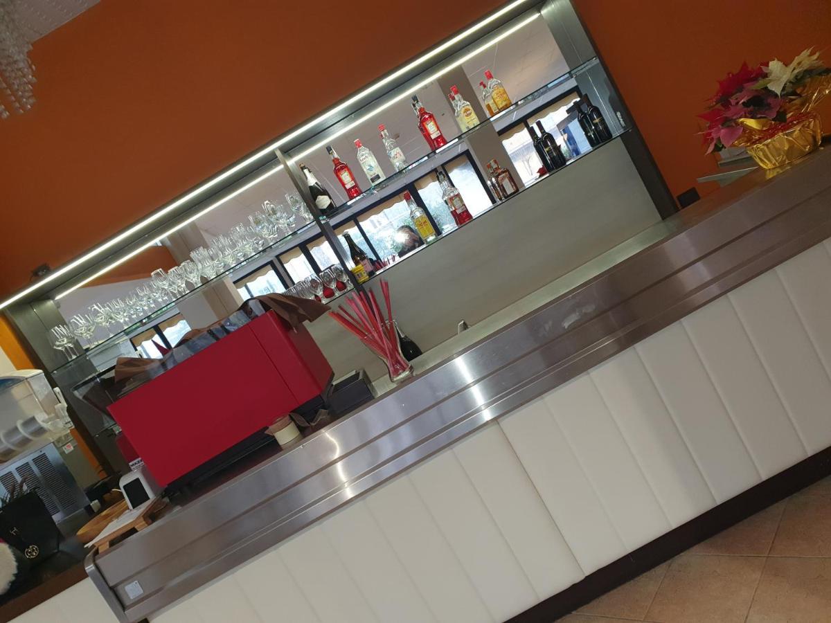 Hotel Bisanzio Cervia Bagian luar foto